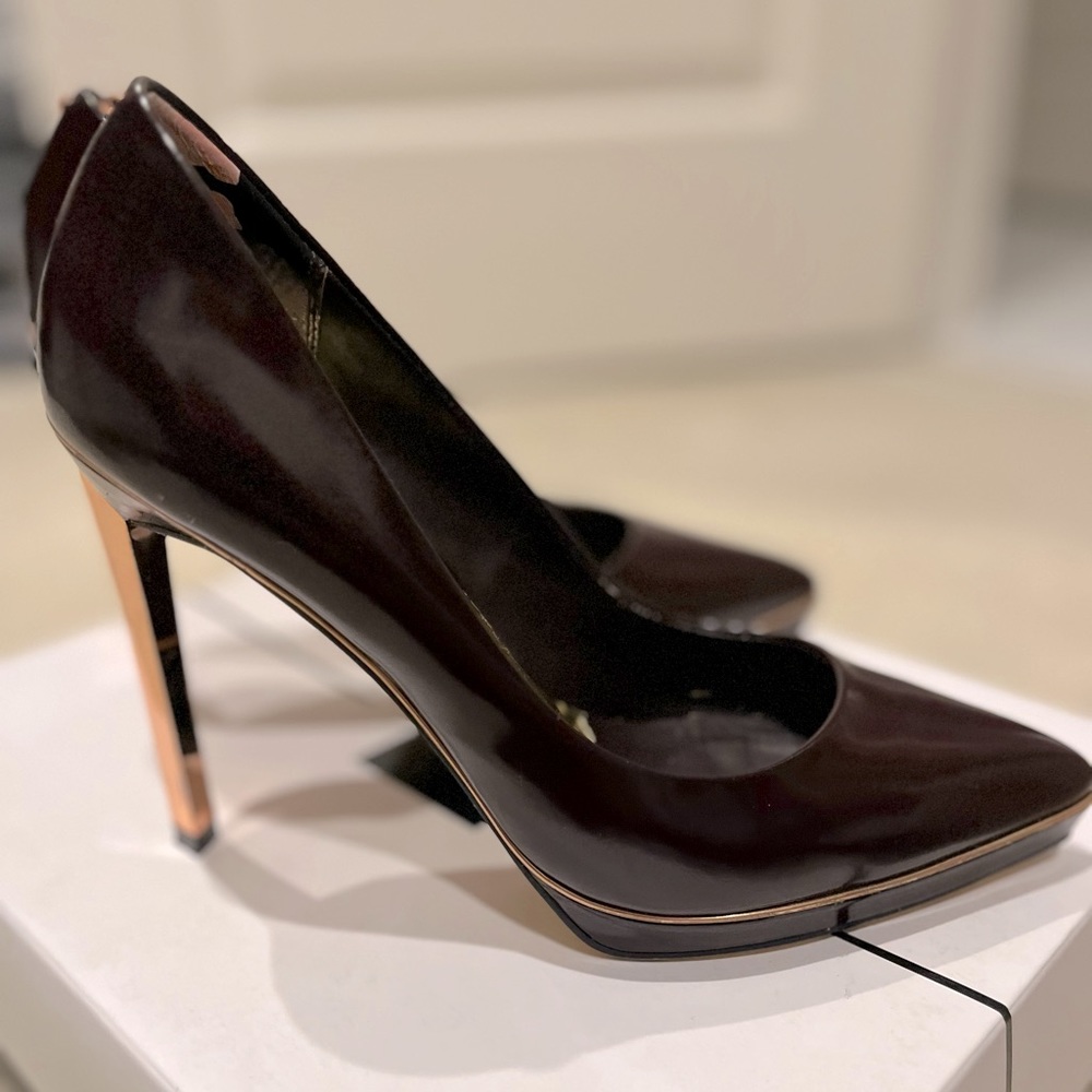 Ted Baker London mahogany heels with rose gold detail